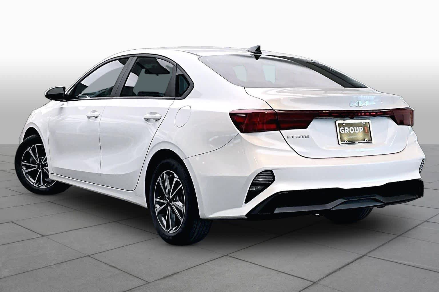Used 2022 Kia Forte LXS FWD image 11