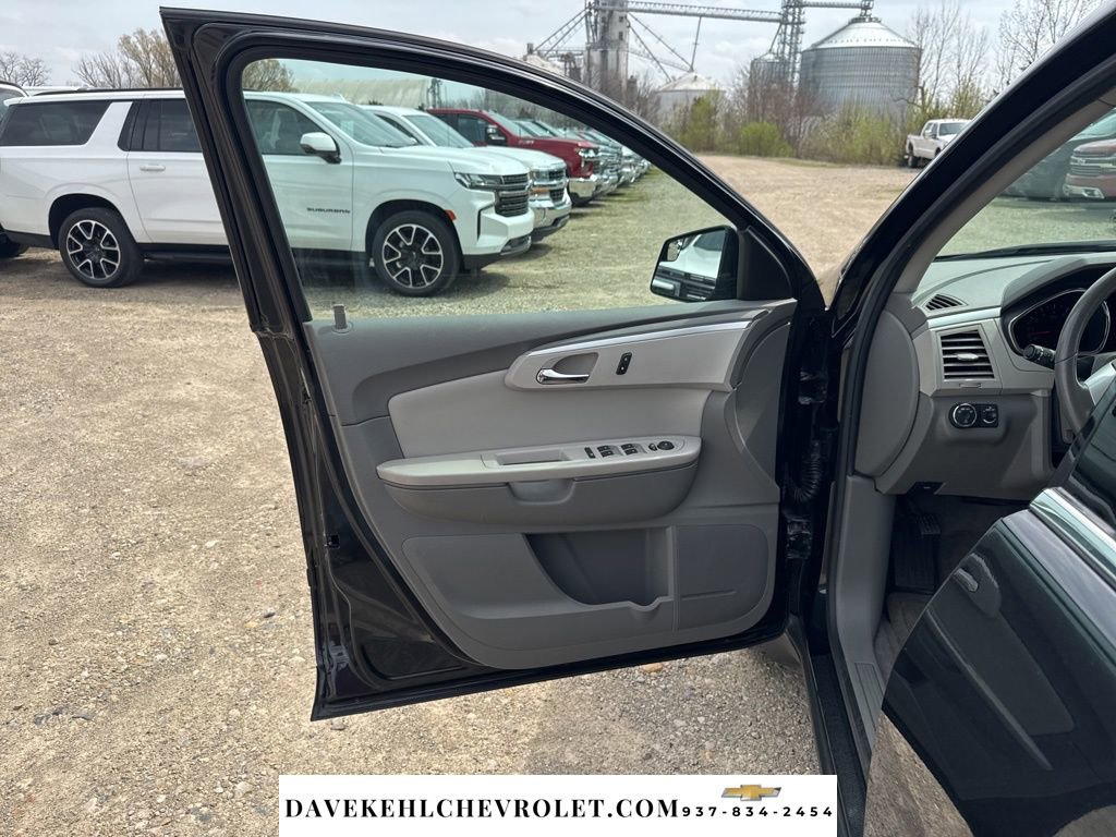 Used 2011 Chevrolet Traverse LT image 10
