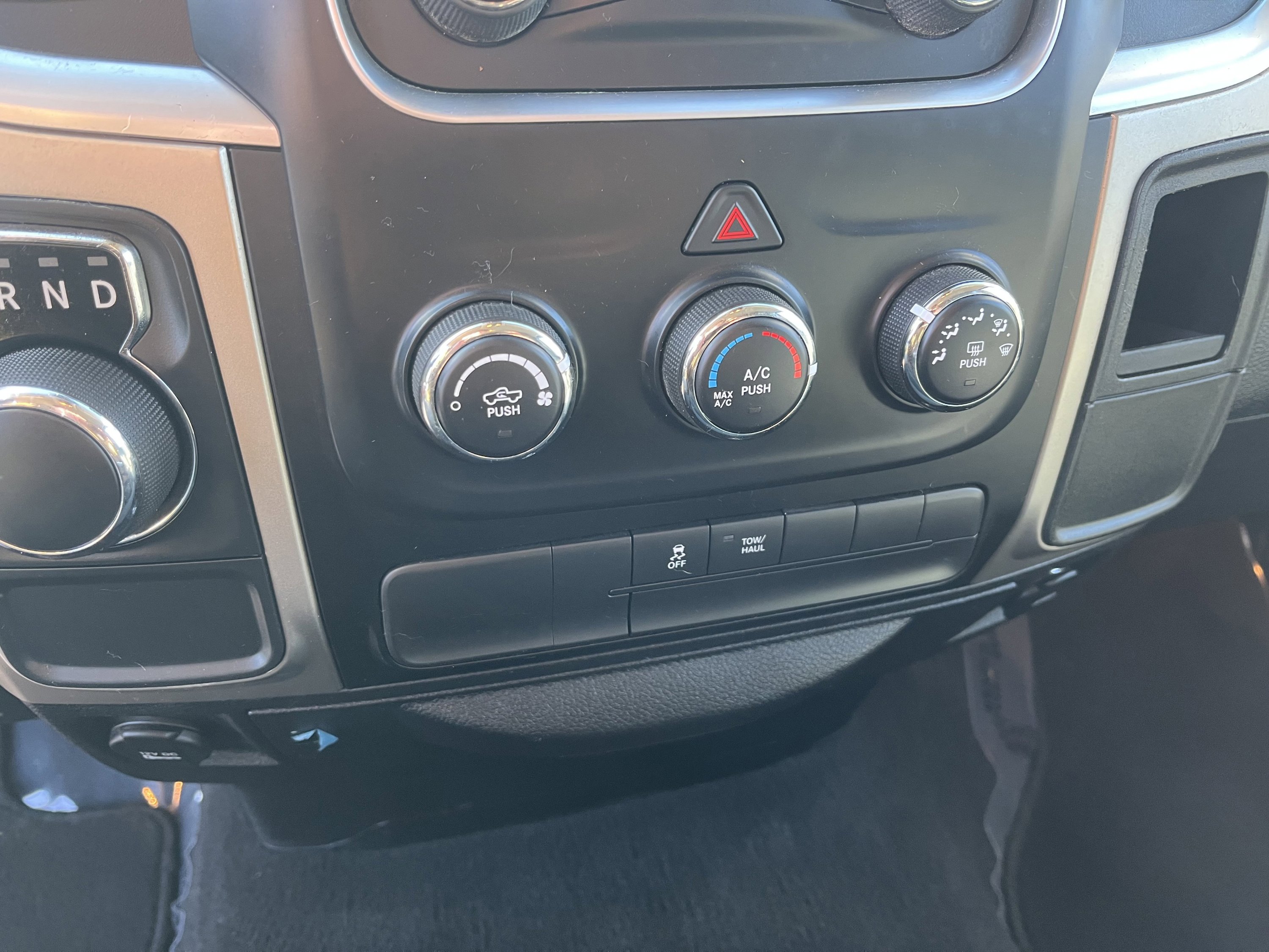 Used 2015 RAM 1500 Classic SLT image 14