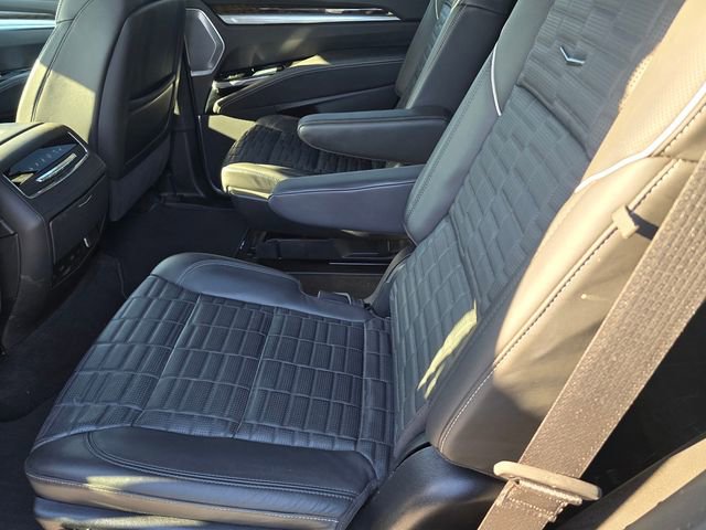 Used 2025 Cadillac Escalade Sport Platinum image 14