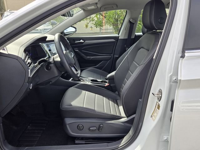 Certified 2023 Volkswagen Jetta SE FWD image 13
