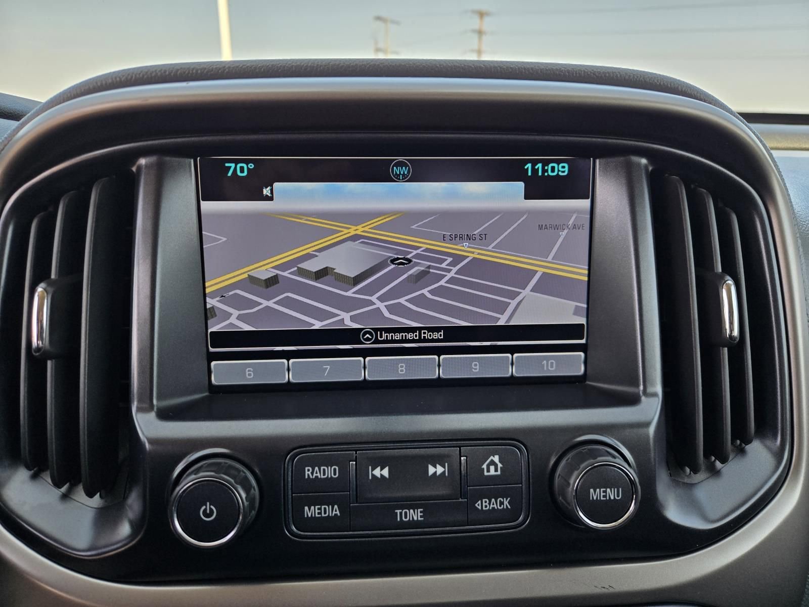 Used 2018 Chevrolet Colorado Z71 w/ Centennial Edition image 9