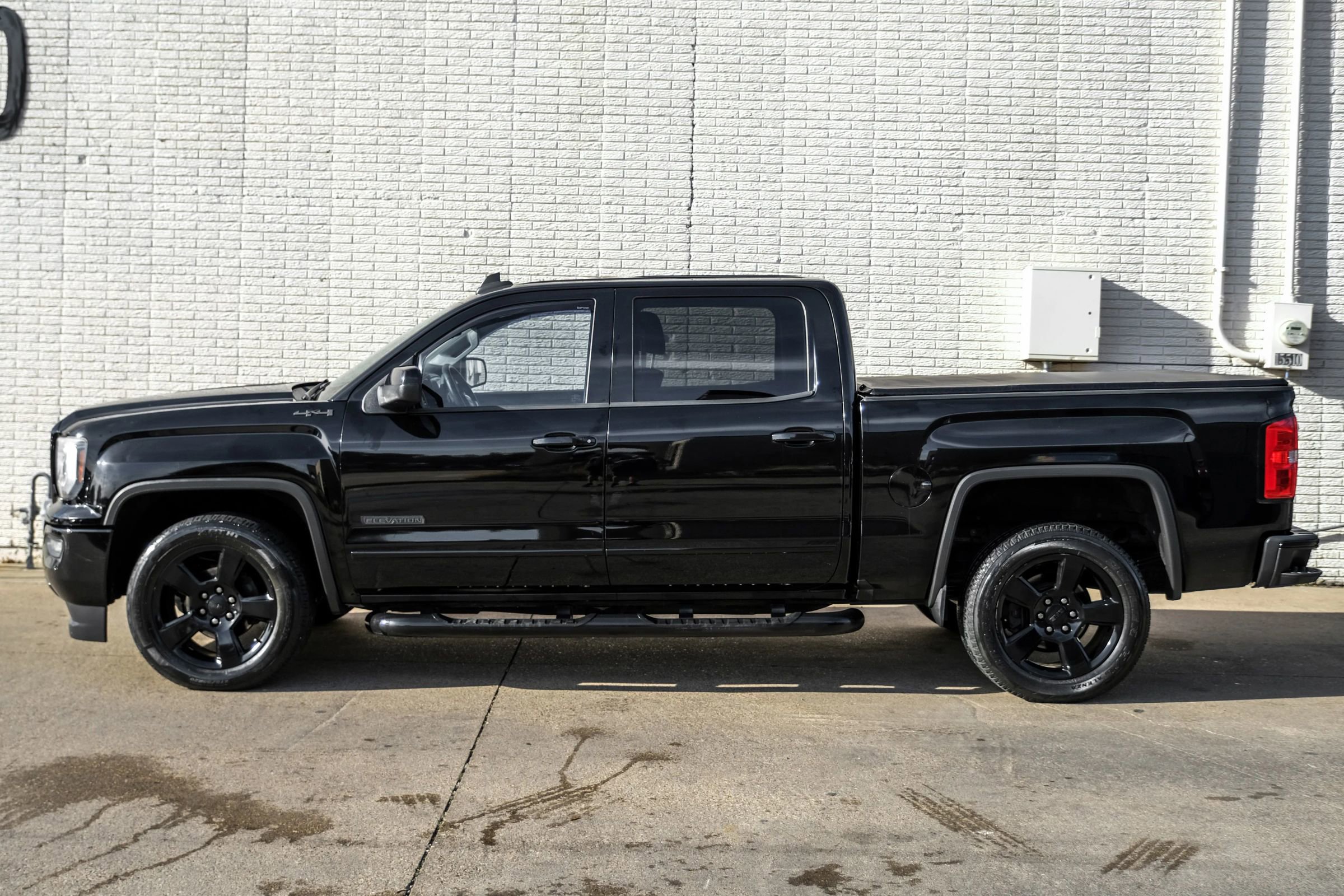 Used 2017 GMC Sierra 1500 SLE w/ SLE Value Package image 10