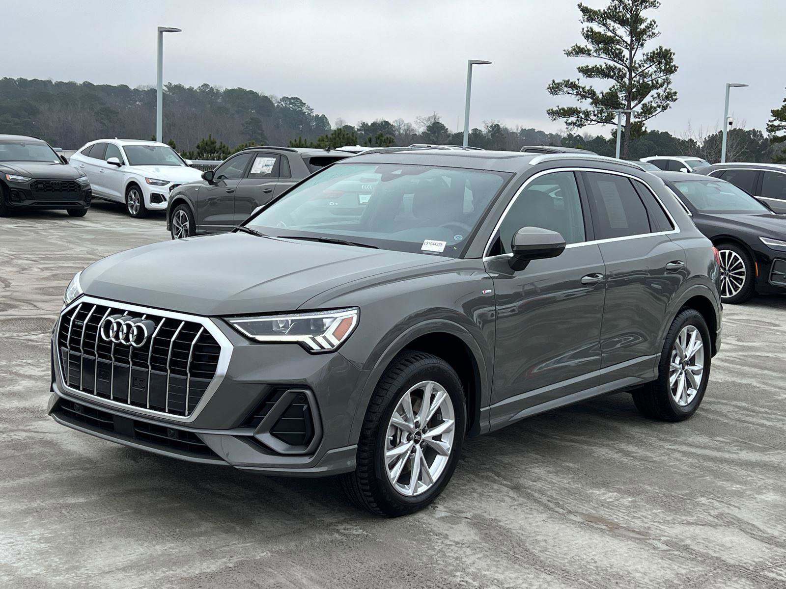 Certified 2025 Audi Q3 2.0T Premium w/ Convenience Package image 1