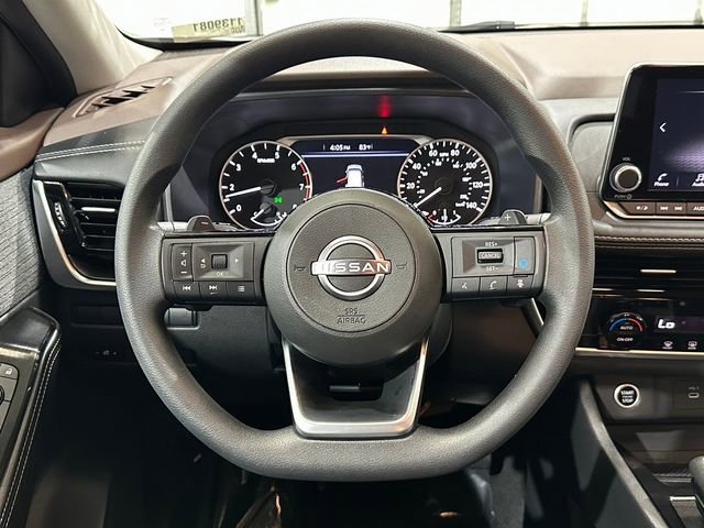 Used 2023 Nissan Rogue SV image 17