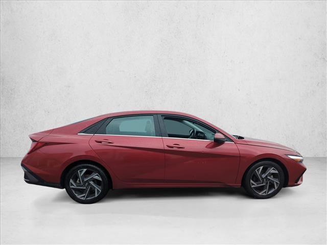 Used 2024 Hyundai Elantra Limited image 4