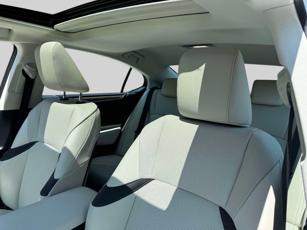 Used 2023 Lexus ES 350 w/ Premium Package FWD image 17