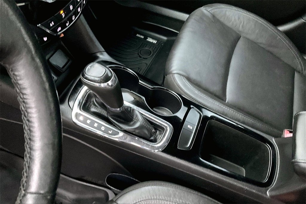 Used 2017 Chevrolet Cruze Premier image 17