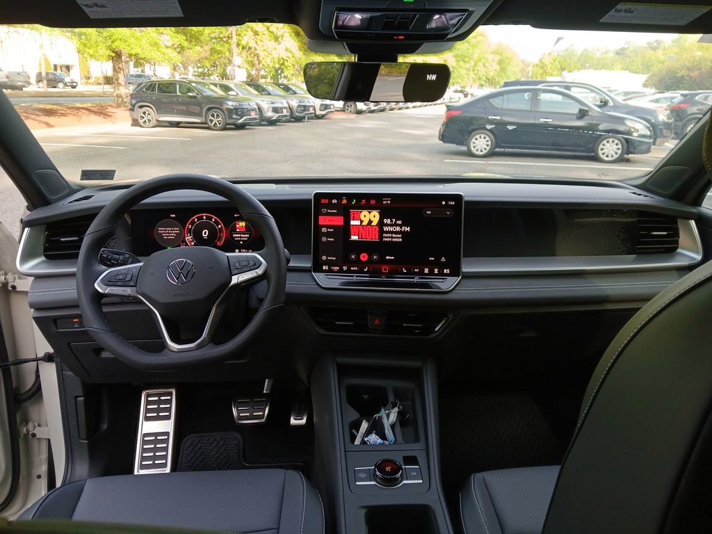 New 2026 Volkswagen Tiguan SE R-Line image 12