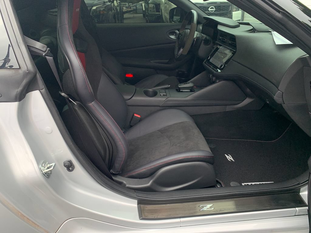 Certified 2025 Nissan Z NISMO w/ Floor Mat Package RWD image 31