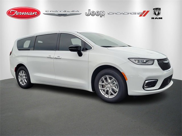 New 2026 Chrysler Pacifica Select