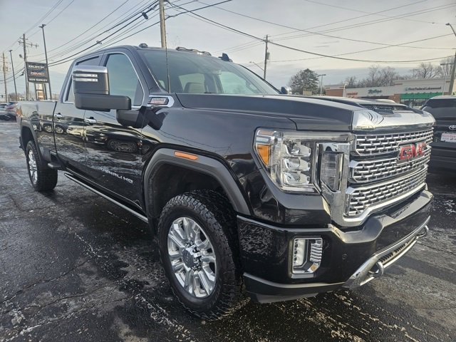 Used 2022 GMC Sierra 3500 Denali image 1