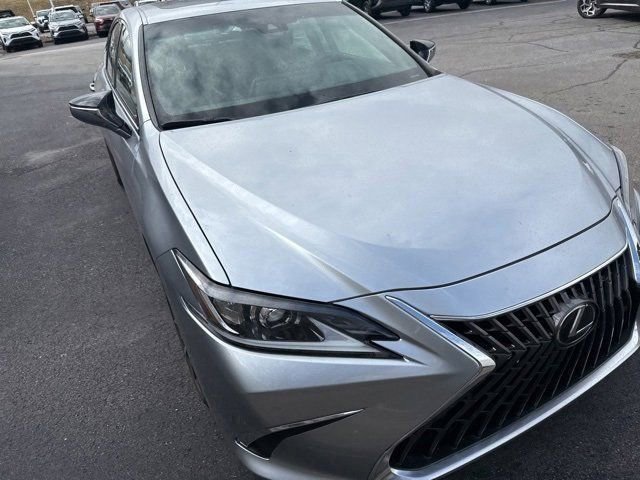 Used 2024 Lexus ES 250 w/ Premium Package image 5