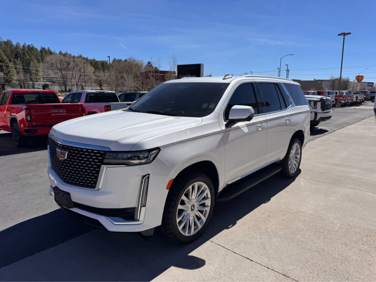 Used 2022 Cadillac Escalade Luxury image 1