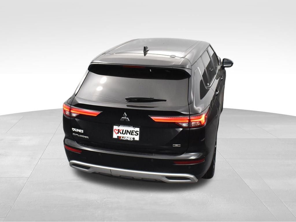 Used 2023 Mitsubishi Outlander SE image 38