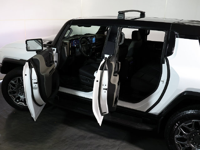 Used 2024 GMC Hummer EV 3X w/ LPO, Roof Cross Rail Package AWD/4WD image 5