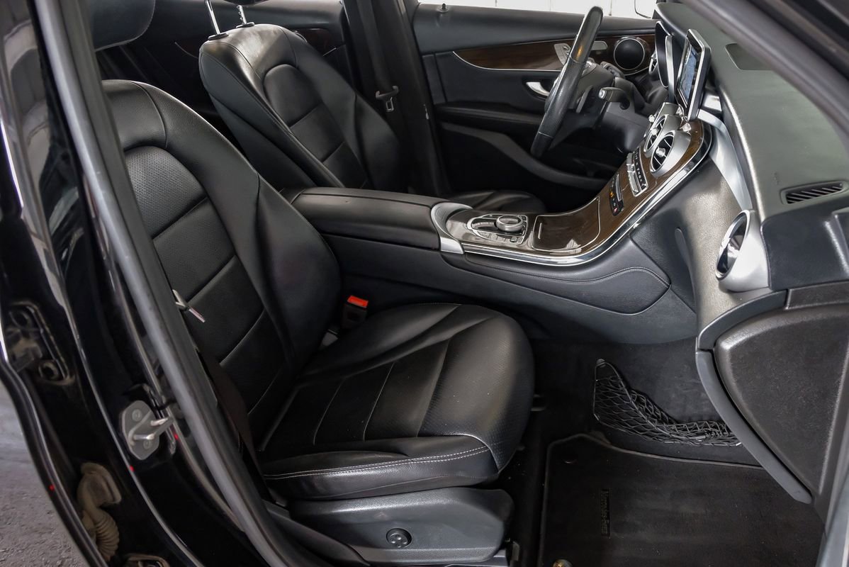 Used 2019 Mercedes-Benz GLC 300 image 31