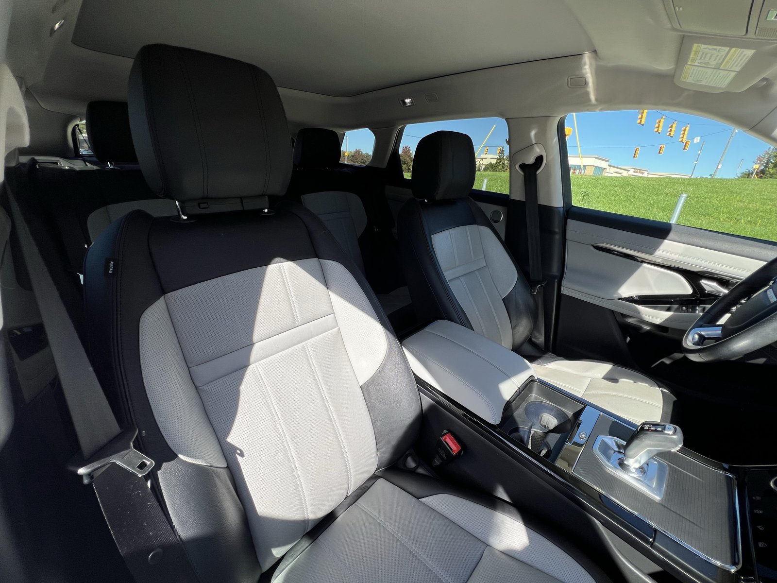 Used 2020 Land Rover Range Rover Evoque R-Dynamic S AWD/4WD image 34