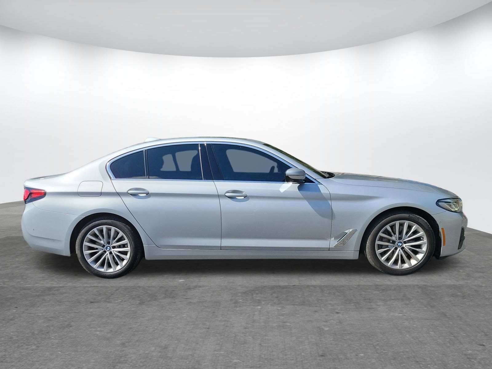 Used 2021 BMW 540i image 25