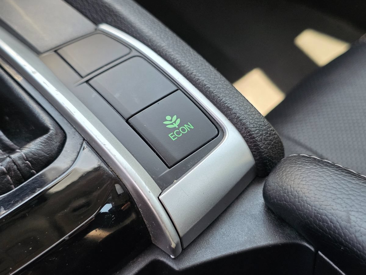 Used 2018 Honda Civic Touring image 41