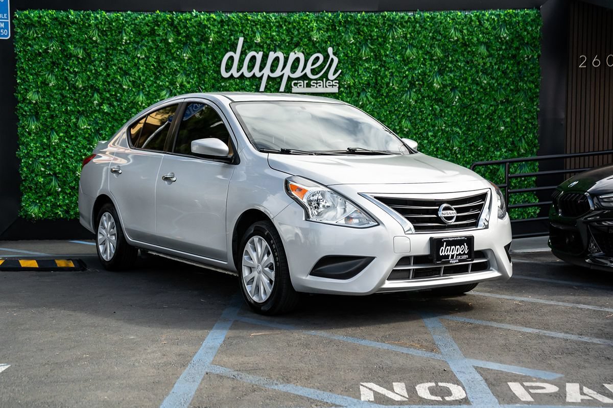 Used 2018 Nissan Versa SV FWD image 3