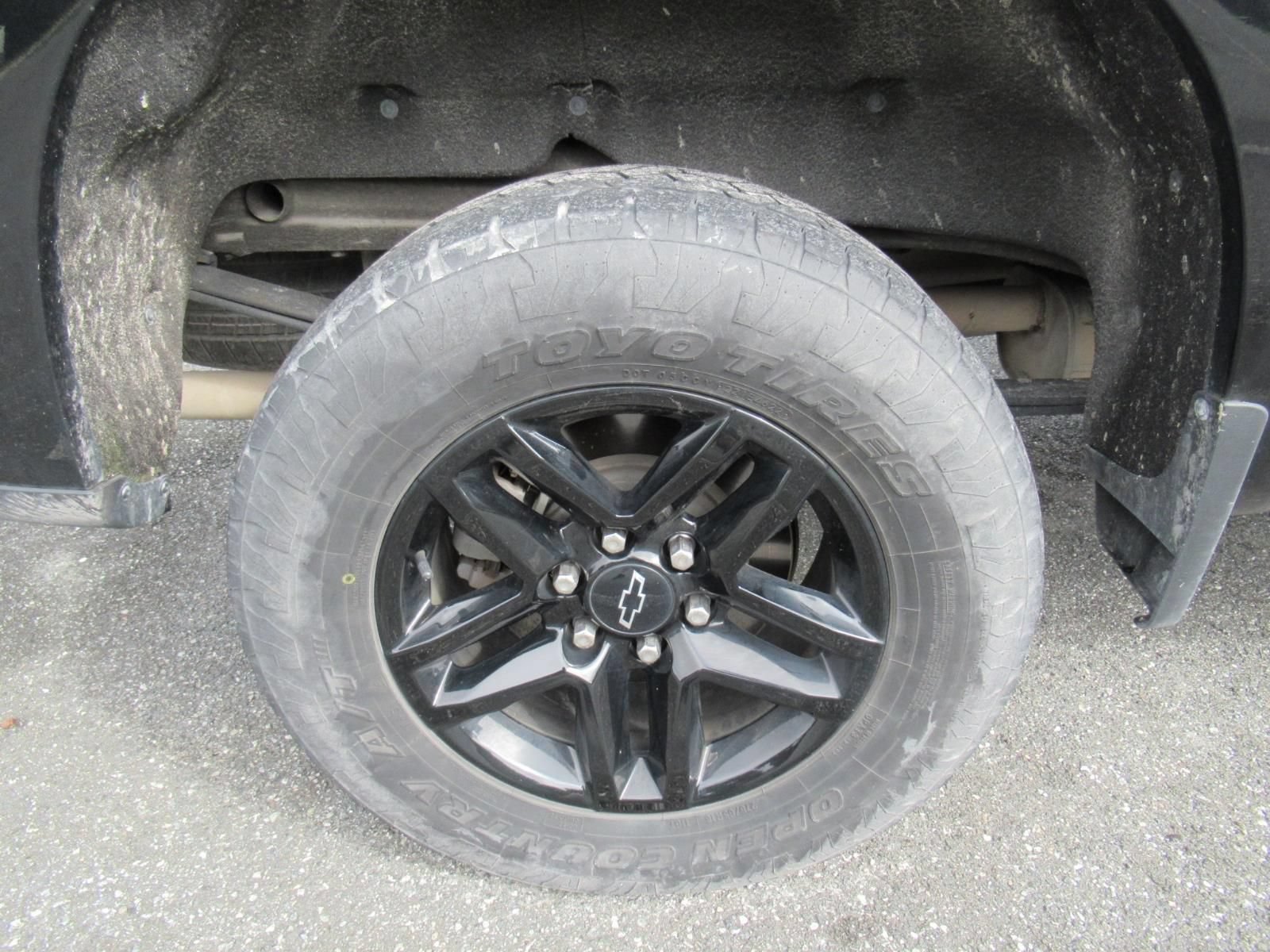 Used 2021 Chevrolet Silverado 1500 LT Trail Boss w/ Convenience Package II AWD/4WD image 5