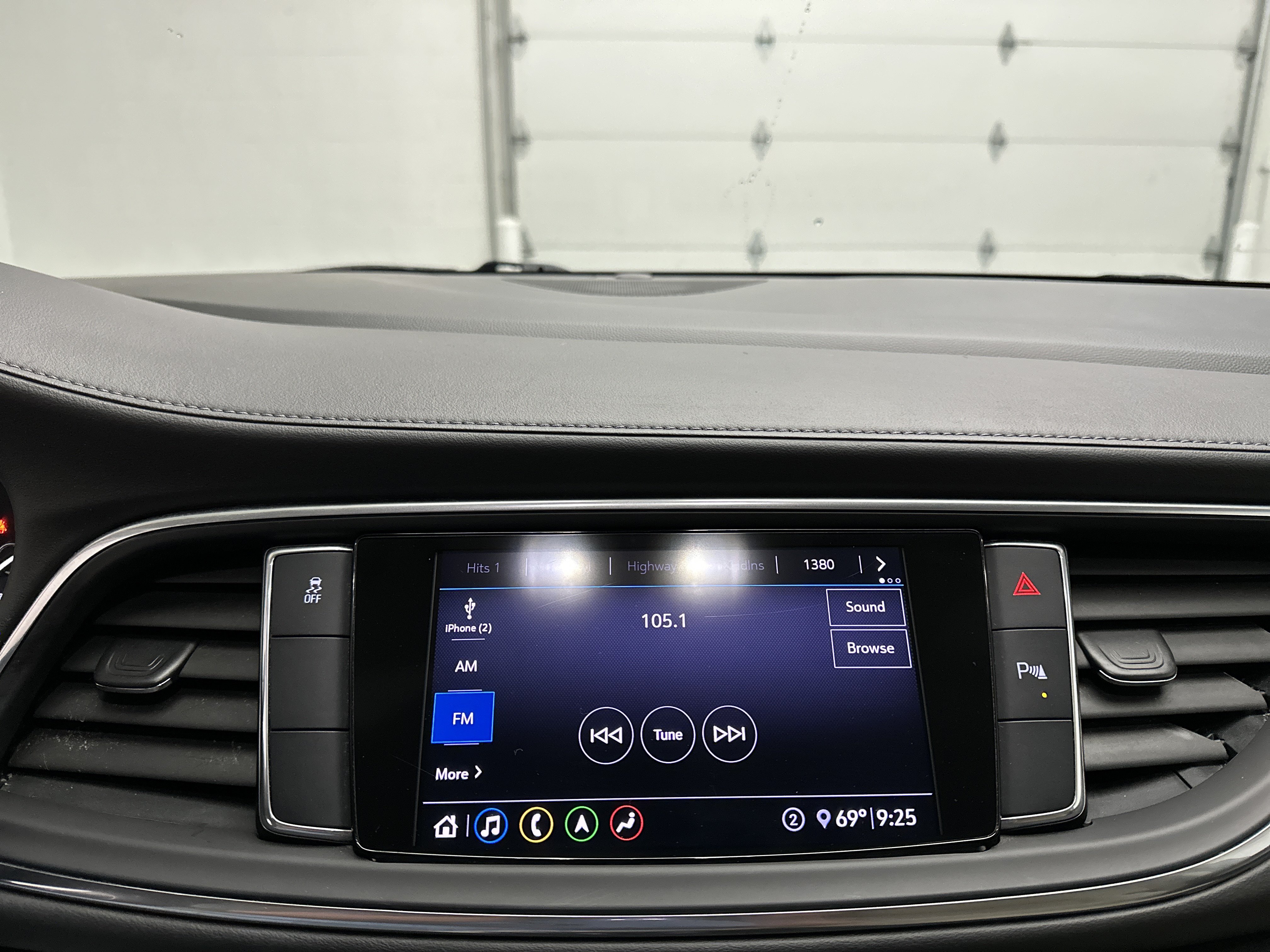 Used 2020 Buick Enclave Essence w/ Sound and Sites Package FWD image 33