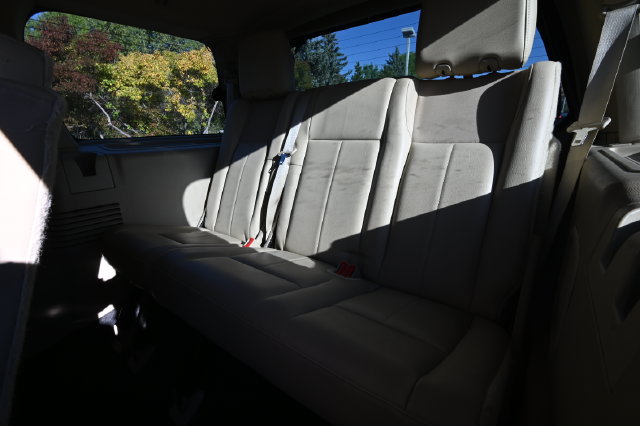 Used 2017 Ford Expedition XLT w/ Equipment Group 202A AWD/4WD image 12