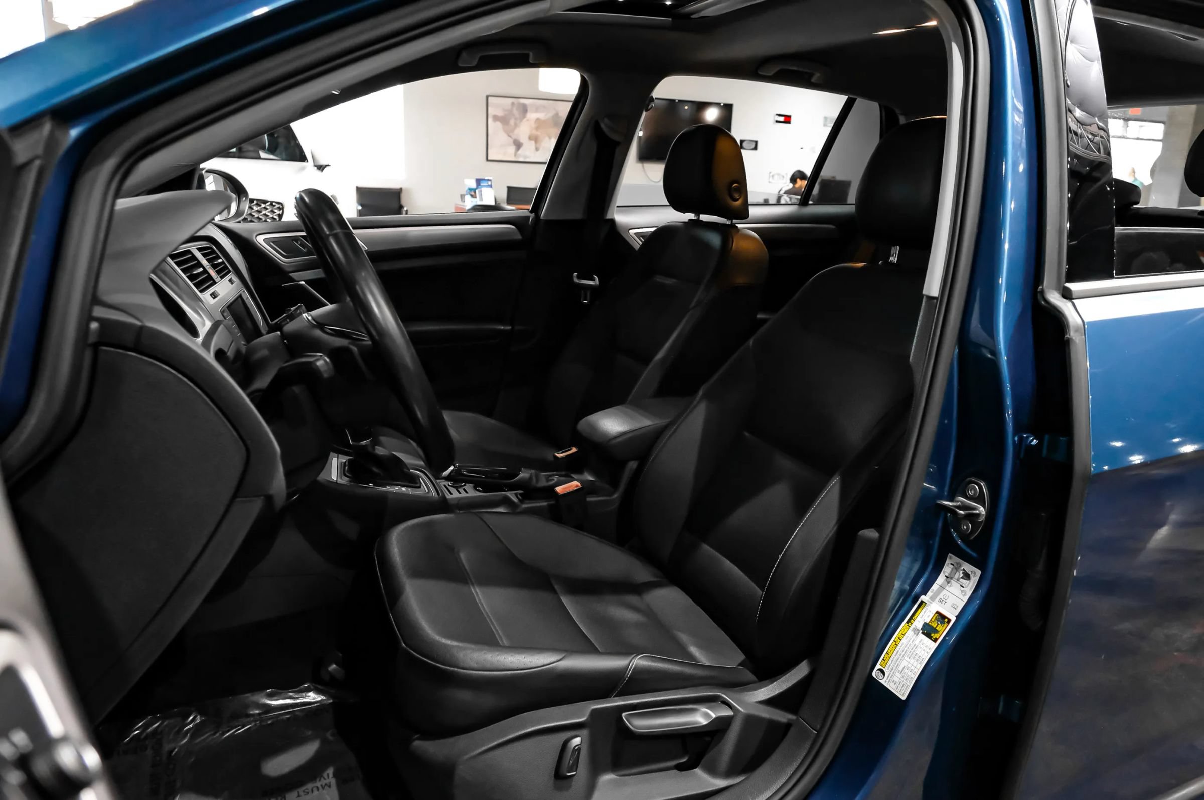 Used 2017 Volkswagen Golf Wolfsburg Edition FWD image 36