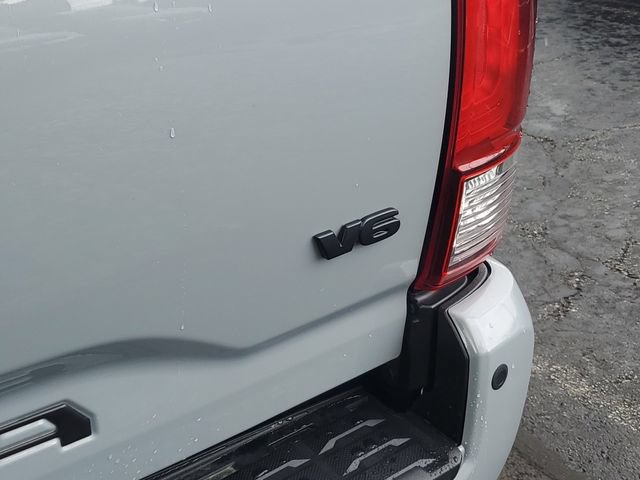 Used 2019 Toyota Tacoma TRD Sport w/ Technology Package AWD/4WD image 7