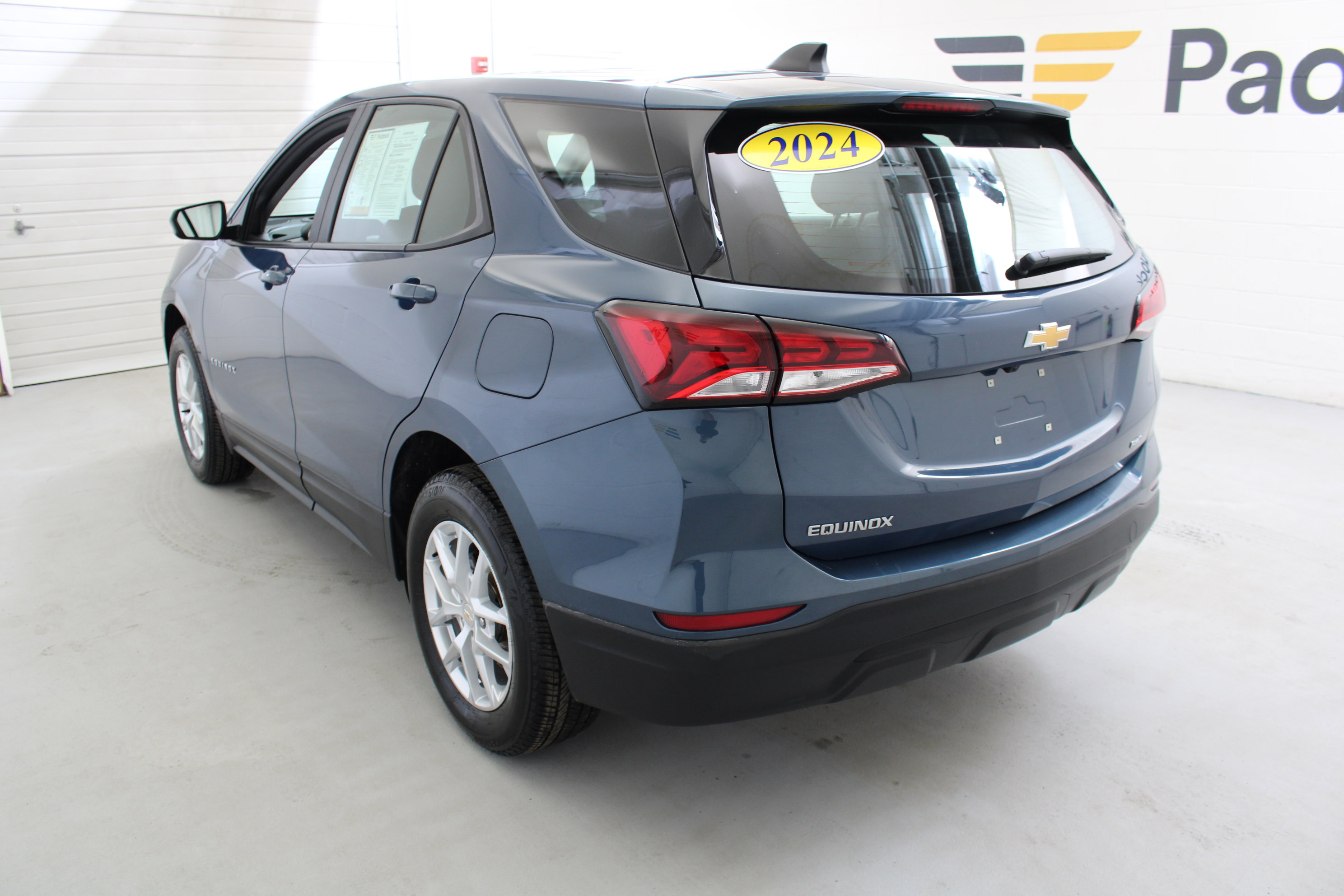 Used 2024 Chevrolet Equinox LS AWD/4WD image 7