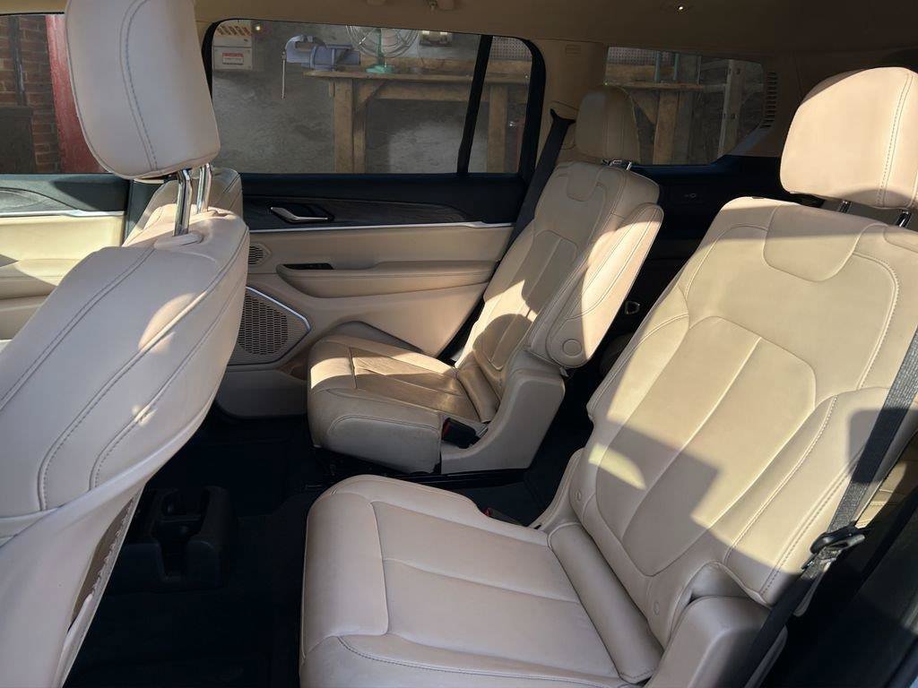 Used 2021 Jeep Grand Cherokee L Limited AWD/4WD image 14