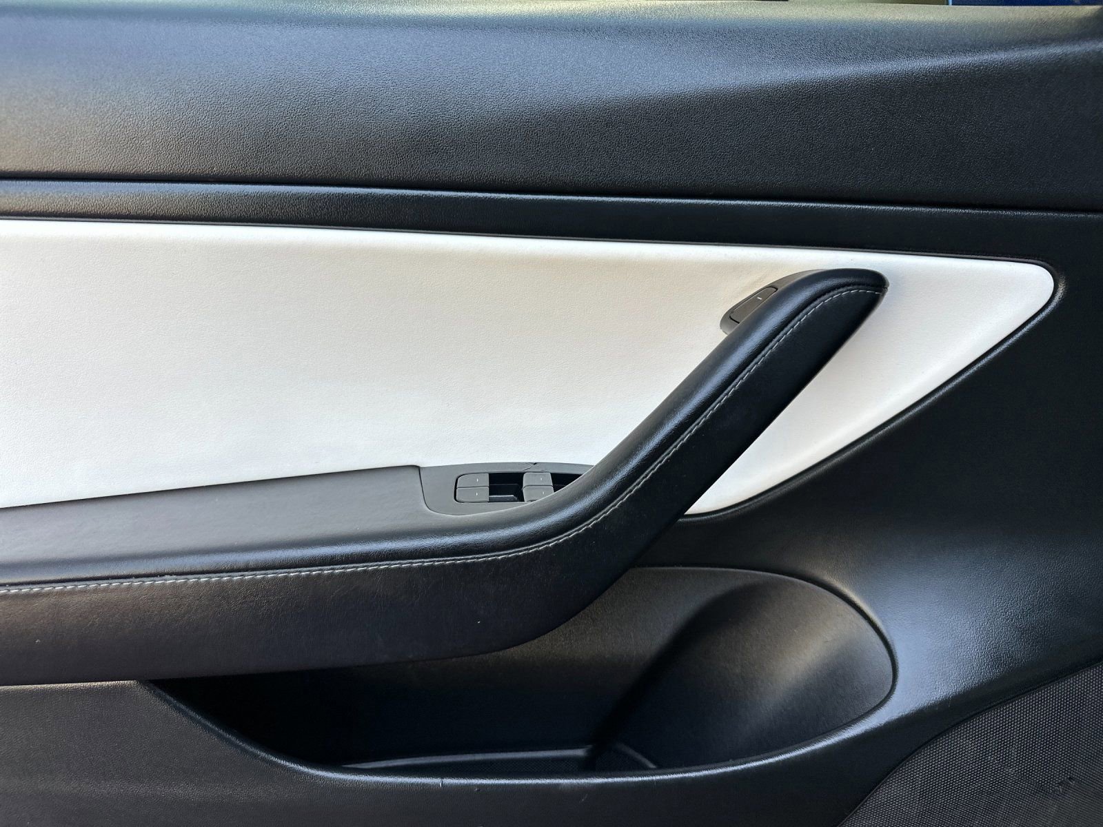 Used 2020 Tesla Model 3 Standard Range Plus RWD image 10