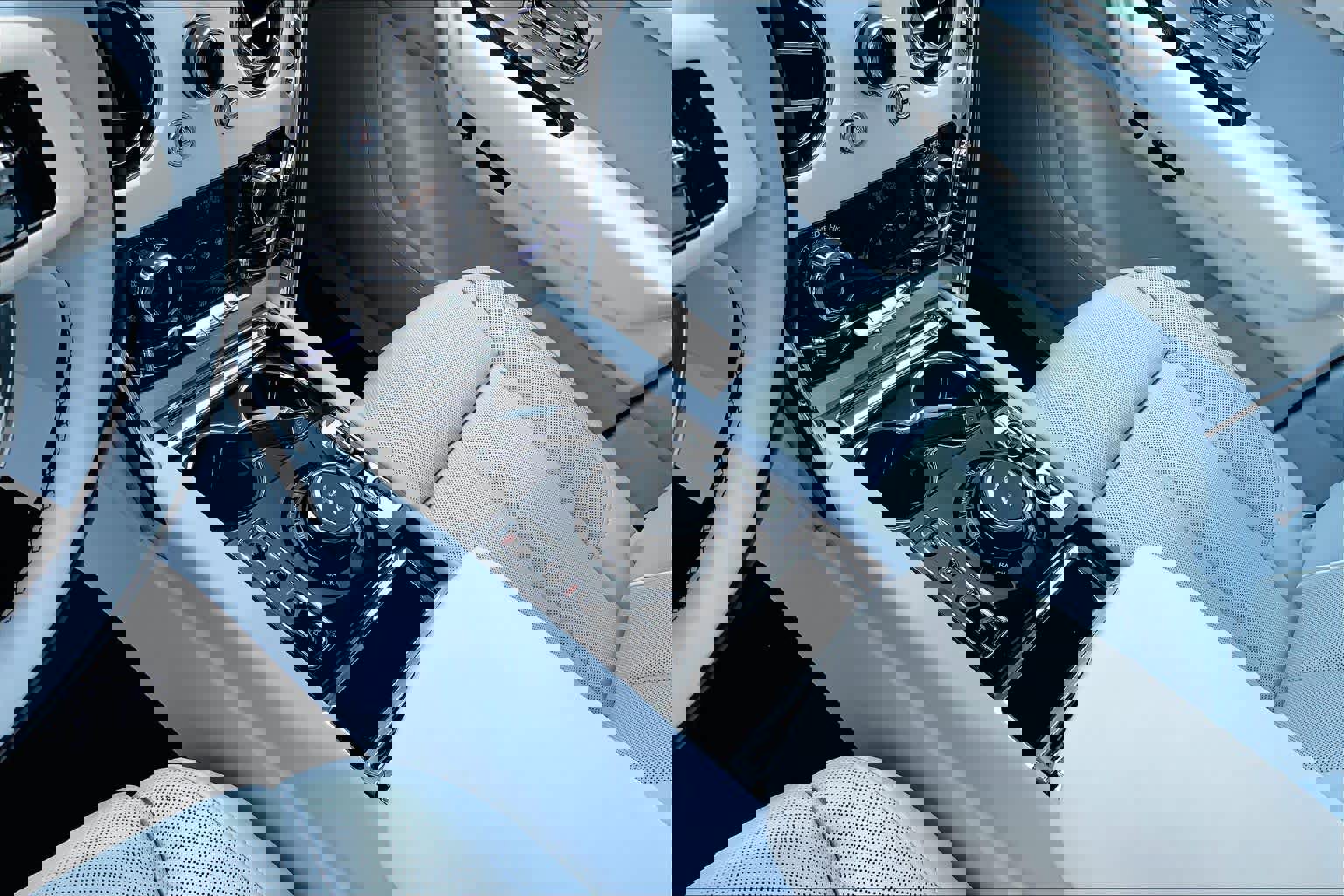 Used 2024 Rolls-Royce Cullinan w/ Cullinan Package image 15