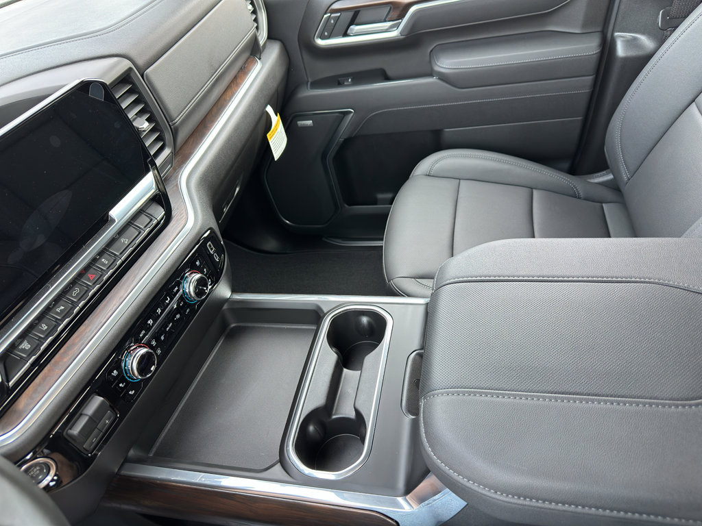 New 2025 GMC Sierra 3500 SLT w/ SLT Premium Package image 32