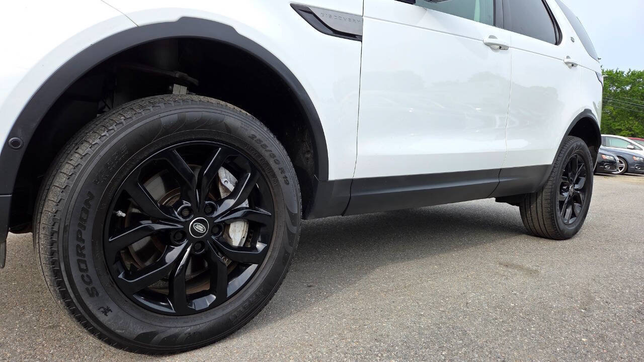 Used 2019 Land Rover Discovery SE AWD/4WD image 6