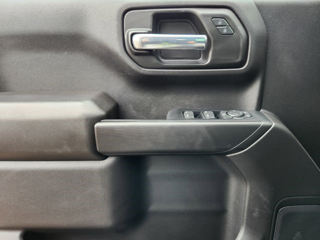 Used 2023 Chevrolet Silverado 1500 Custom Trail Boss w/ LPO, Dark Essentials Package AWD/4WD image 5