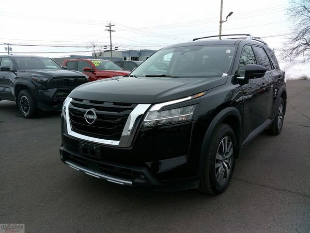 Used 2024 Nissan Pathfinder SL w/ Cargo Package image 5
