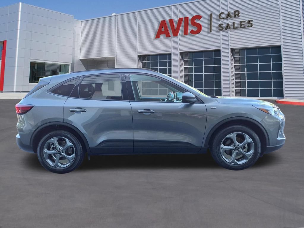 Used 2025 Ford Escape ST-Line FWD image 5