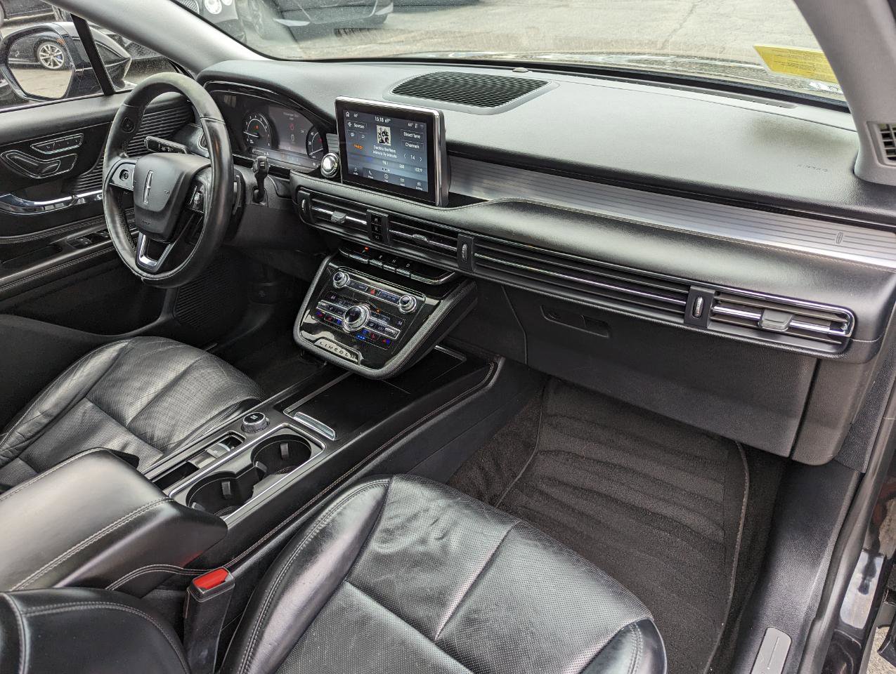 Used 2020 Lincoln Corsair AWD w/ Premium Package image 32