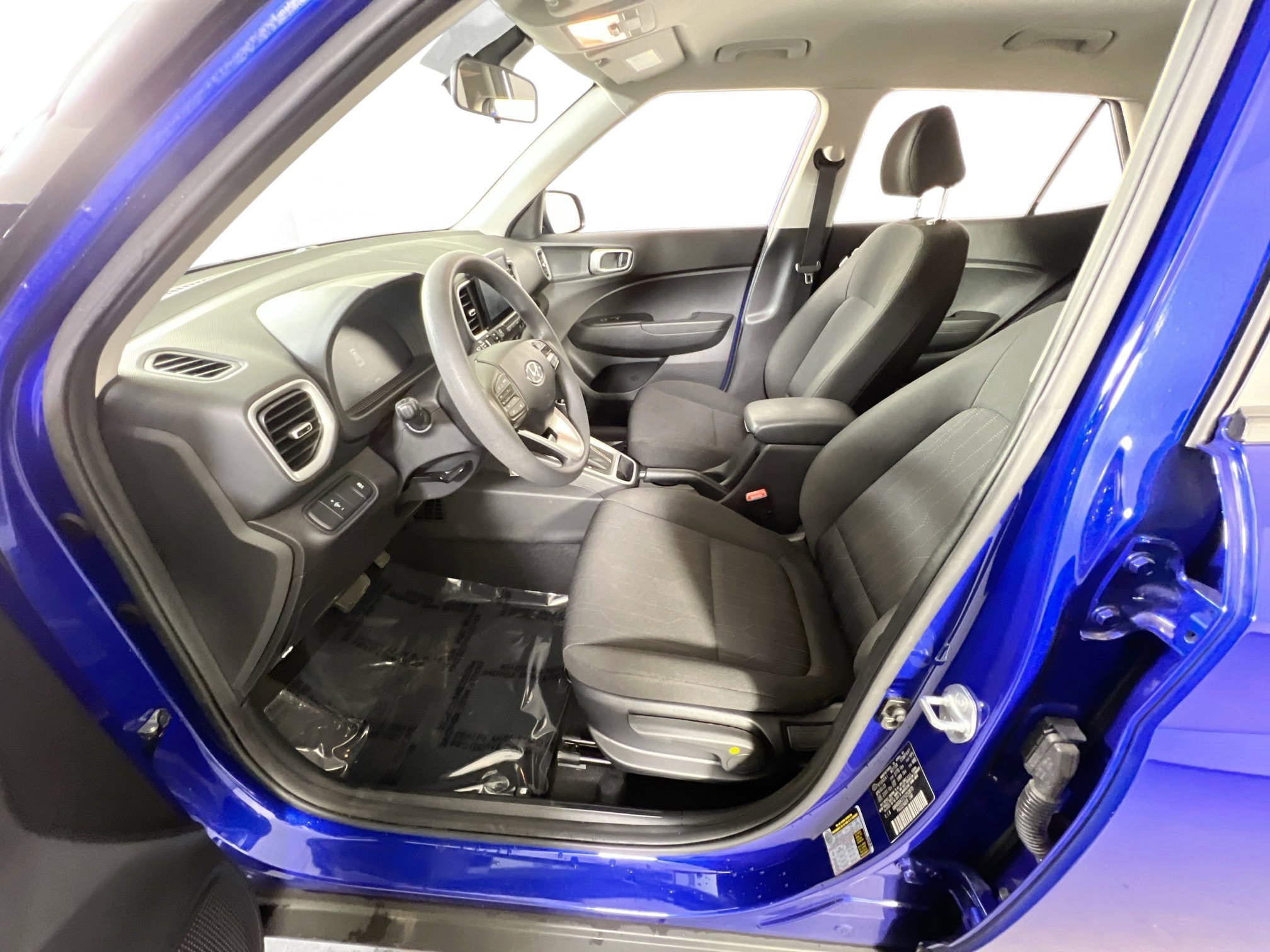 Used 2023 Hyundai Venue SE w/ Cargo Package image 19