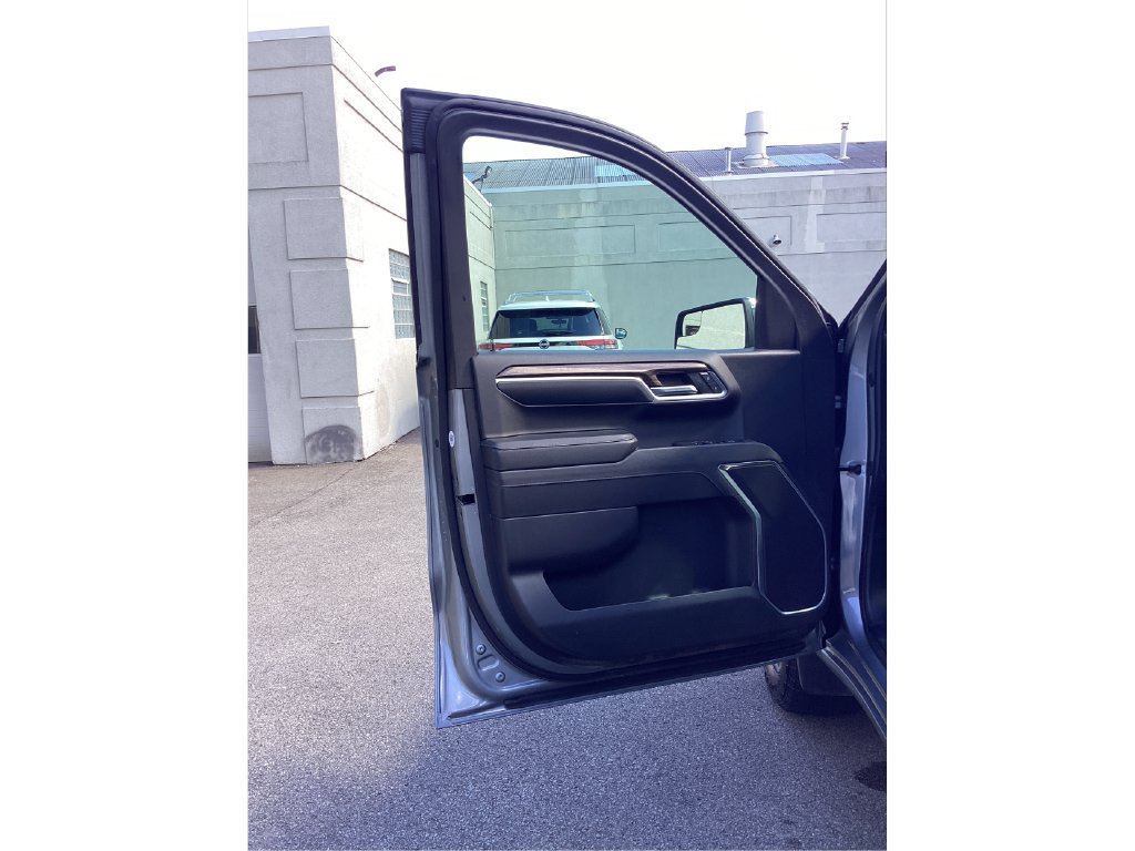 Used 2024 Chevrolet Silverado 1500 LT AWD/4WD image 16