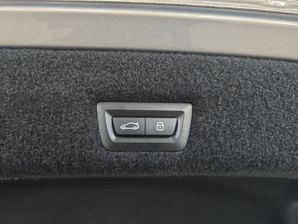 Certified 2023 BMW 760i xDrive image 31