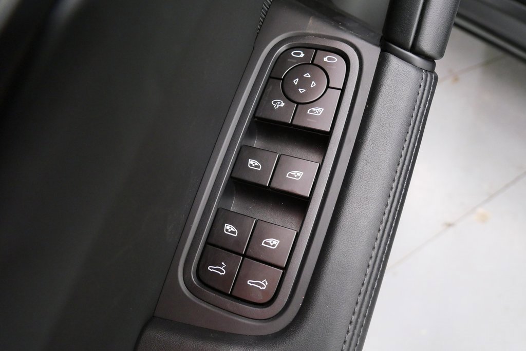 Used 2025 Porsche Cayenne GTS image 14