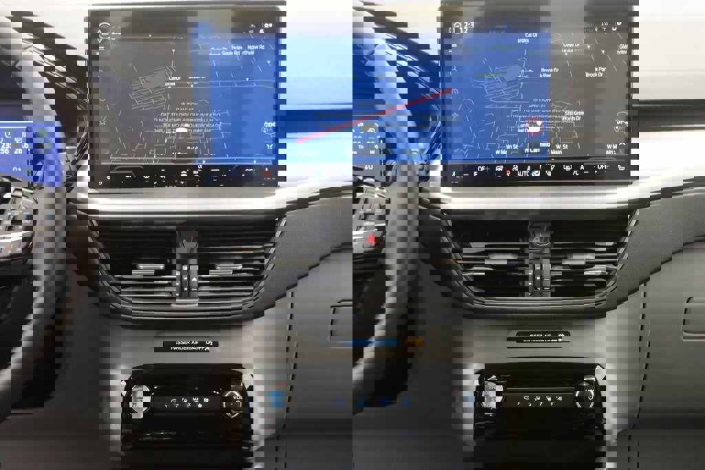 Certified 2024 Ford Escape SE image 50
