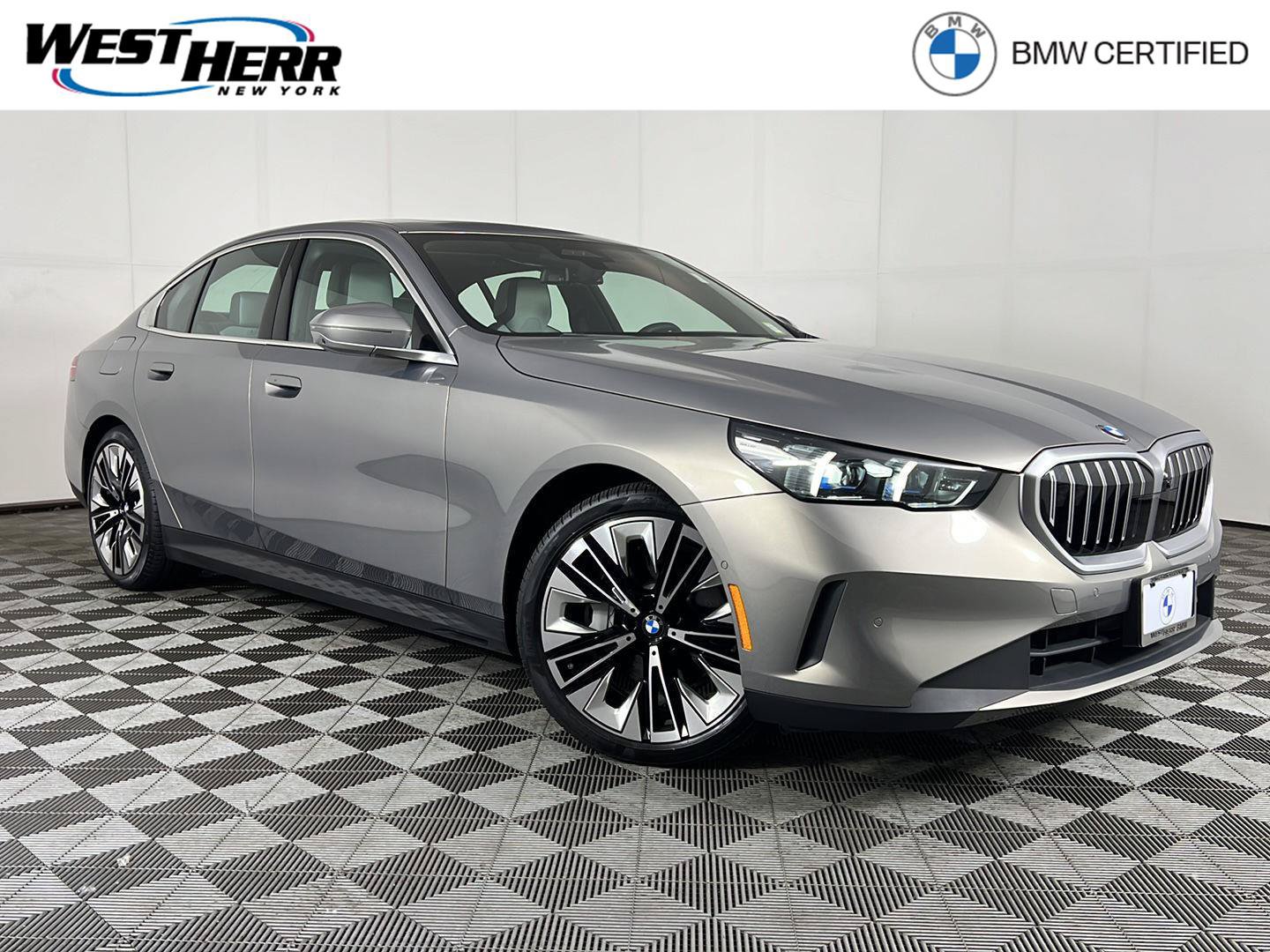 Certified 2024 BMW 540i xDrive w/ Premium Package AWD/4WD image 1