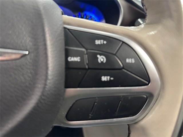Used 2020 Chrysler Pacifica Limited image 25