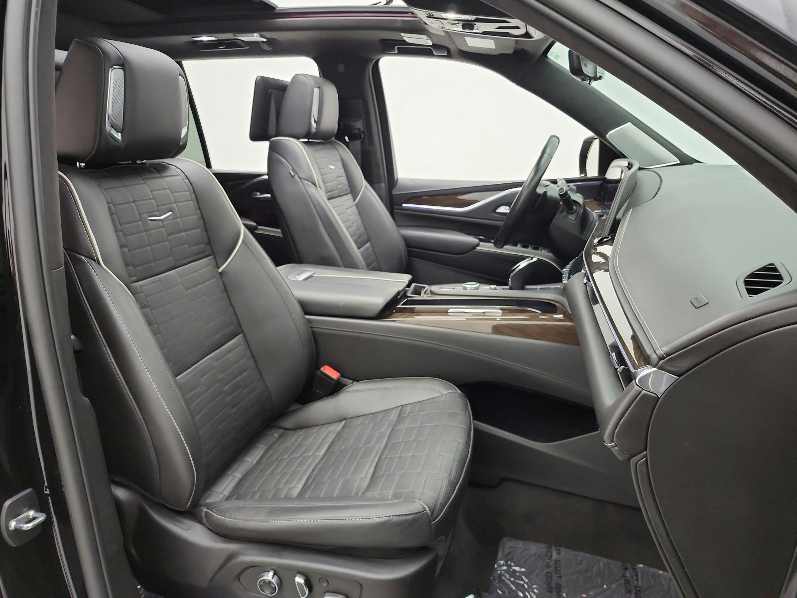 Used 2023 Cadillac Escalade Sport Platinum w/ LPO, ONYX Package AWD/4WD image 19
