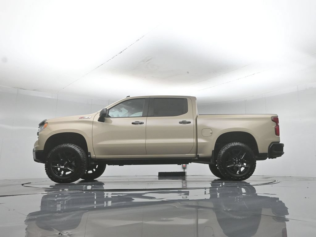 Used 2022 Chevrolet Silverado 1500 LT Trail Boss w/ Convenience Package II AWD/4WD image 7