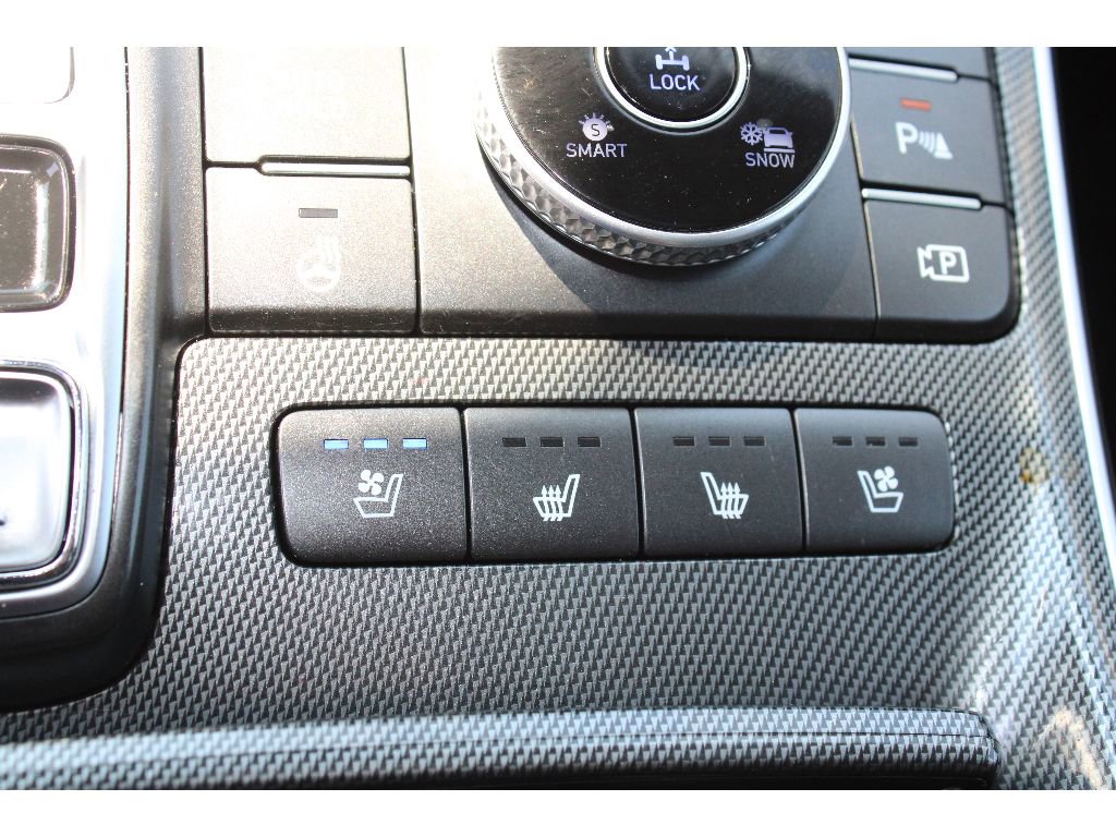 Used 2023 Hyundai Santa Fe Limited image 34